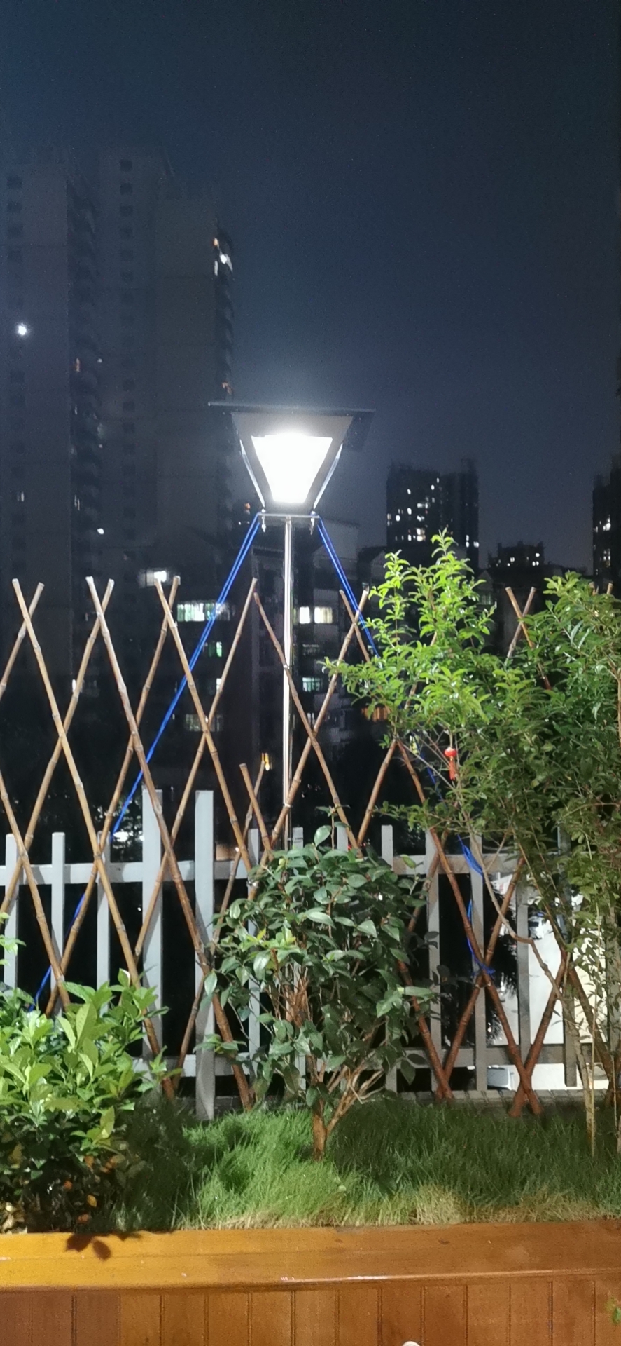 想定制太陽能庭院燈，網上可以定制么？