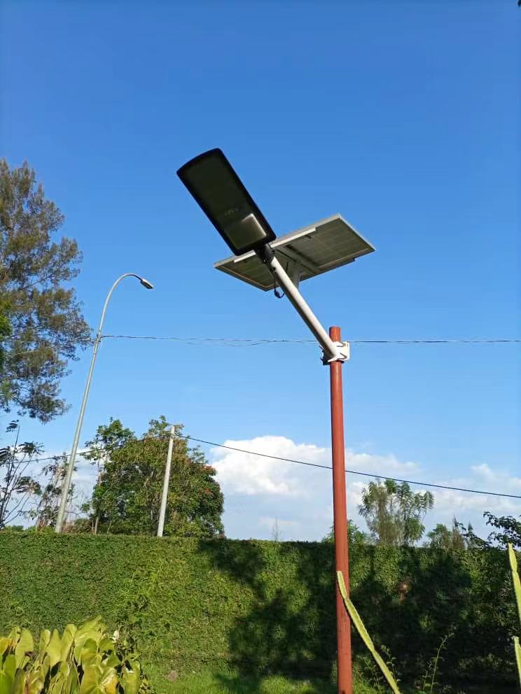 陰雨天太陽能路燈可以照明多久？會觸電么？